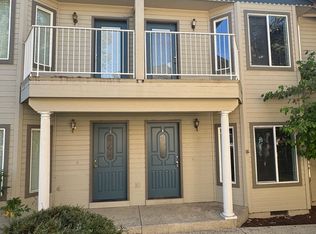 3903 Arrowhead Dr #A-D, Medford, OR 97504