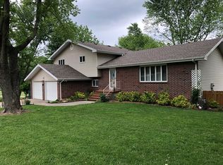 1201 S Spring St, Nevada, MO 64772