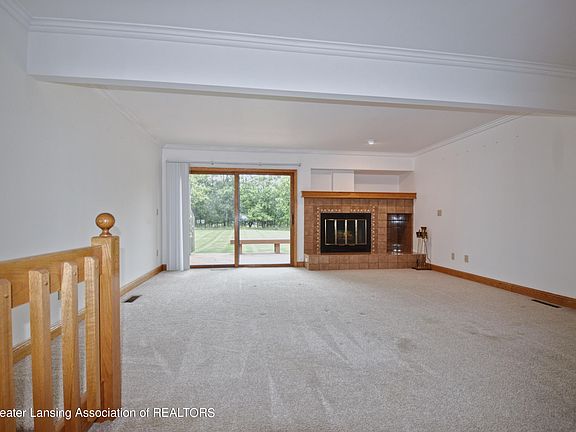 4th image of 2023 E Provincial House Dr