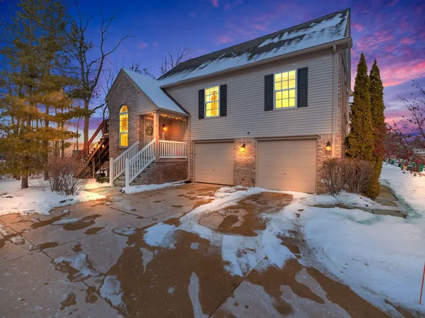 13682 Pinewood Ln, Van Buren Township, MI 48111