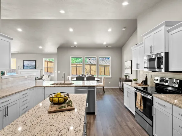 2782 High Cedars Ln #147, Medford, OR 97504