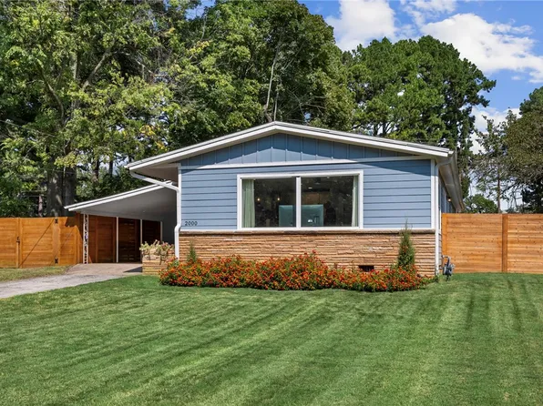 2000 W Lawson St, Fayetteville, AR 72703