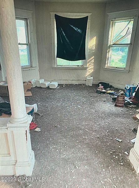 4th image of 841 Oakwood Avenue