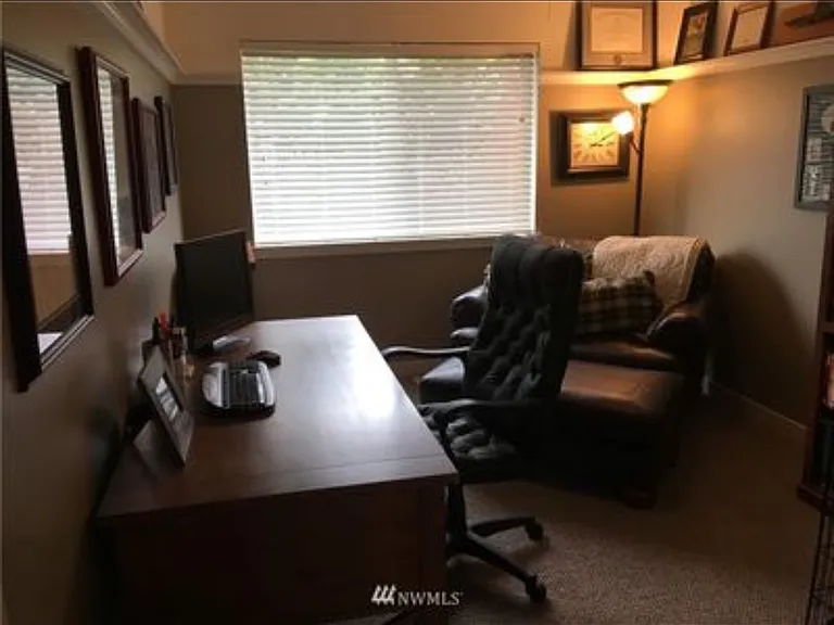 1813 Ridge View Ct — Photo 3