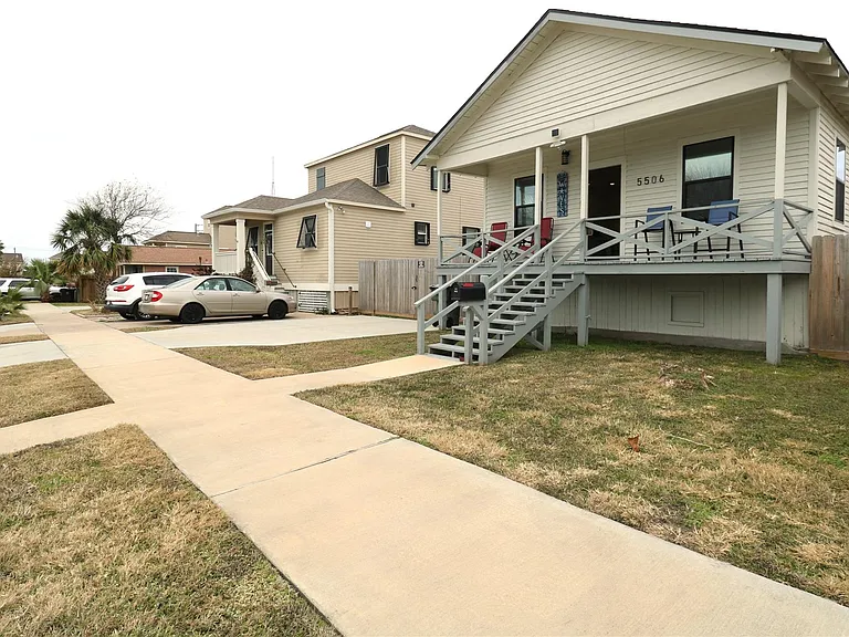 5506 Avenue Q 1/2 — Photo 5