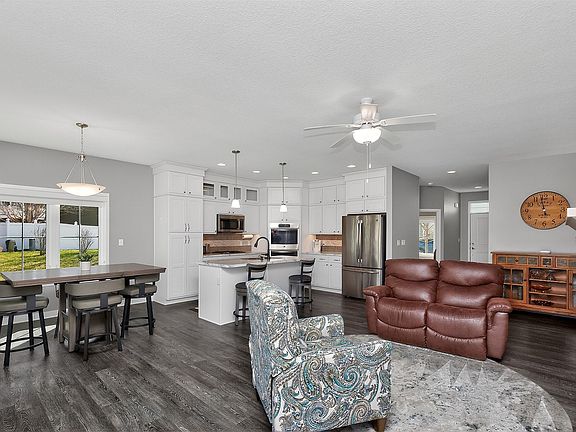 3rd image of 2113 NE Grant St