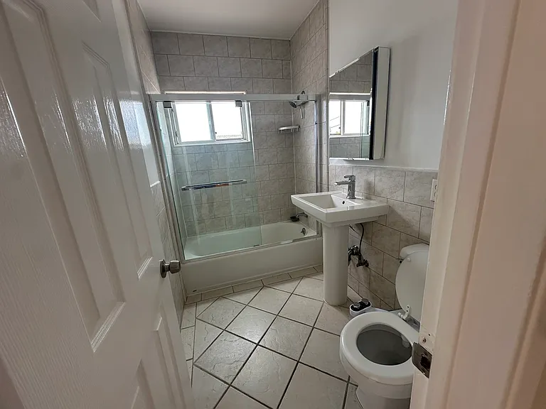 2138 Stewart St #5 — Photo 14