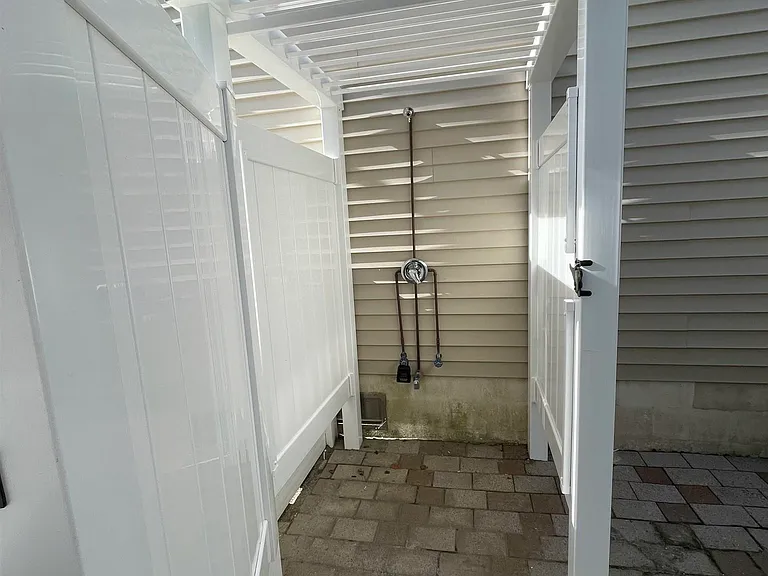 107 N Douglas Ave — Photo 37