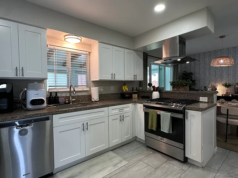 514 Luna Dr — Photo 15