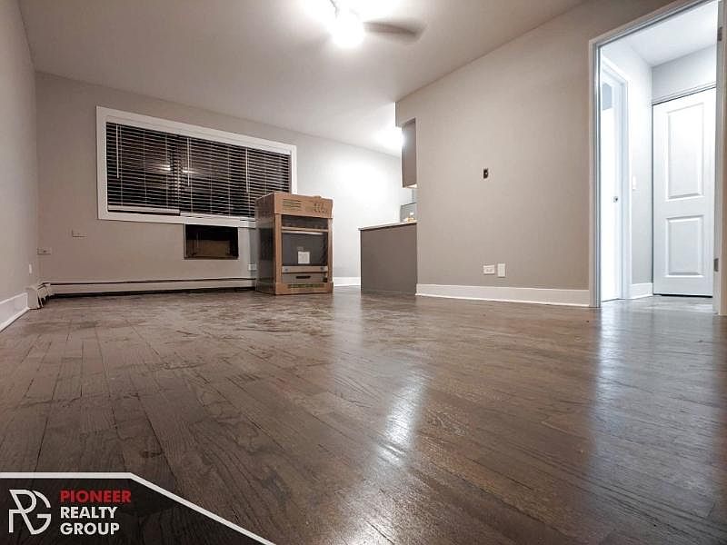 1st image of 450 W Aldine Ave #517