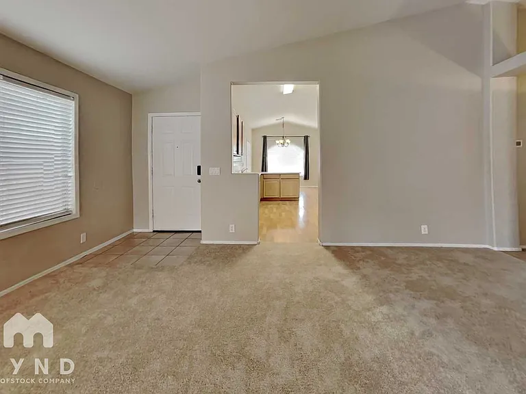 3310 W Tina Ln — Photo 7