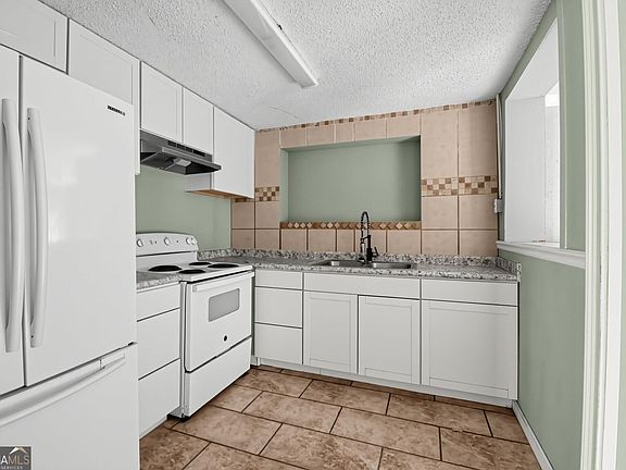4th image of 2519 6th Ave
