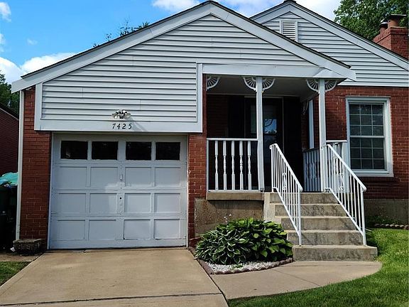 3rd image of 7425 Hillsdale Dr