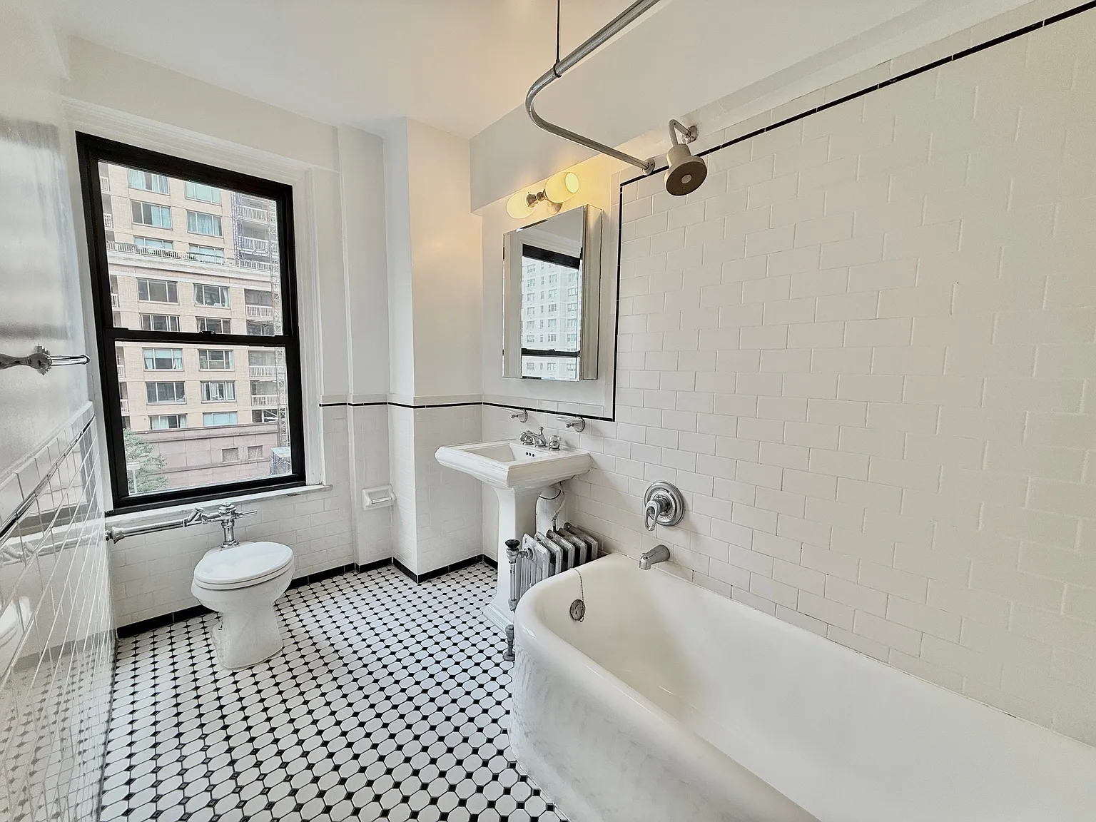 210 East 68th Street — Photo 4