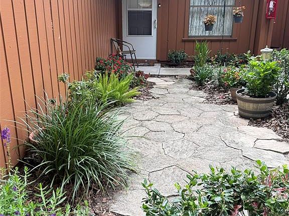 2nd image of 2701 NE 10th St APT 401