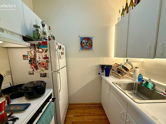 4th image of 115 W 130th St APT 2