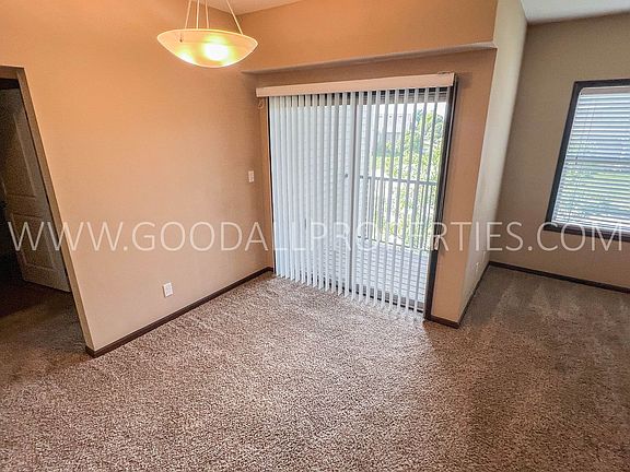 4th image of 1211 NE Windsor Dr Unit 204