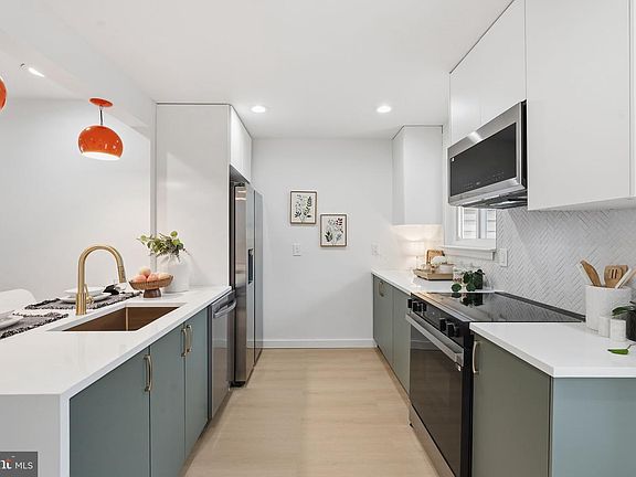 2nd image of 3046 Heathcote Rd