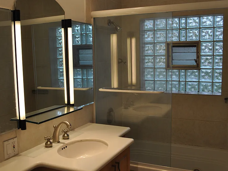 7343 N Kenneth Ave — Photo 6