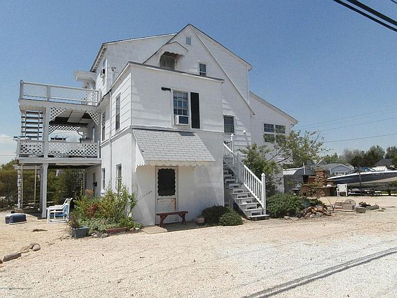 3rd image of 200 24th Ave