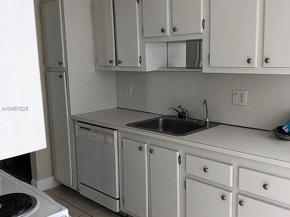 4th image of 1300 NE Miami Gardens Dr #A821