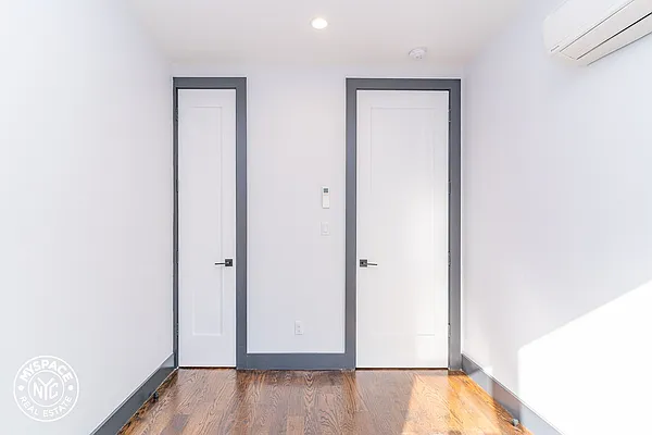 Rented by MySpaceNYC | media 24