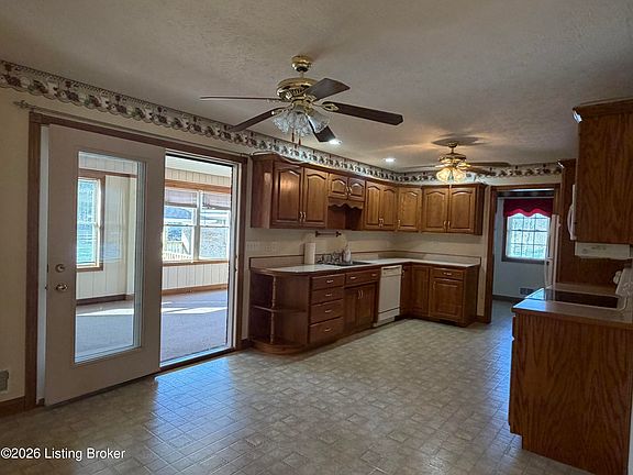 4th image of 1020 Seminole Ct