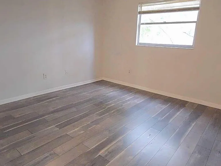 4111 Stirling Rd #406 — Photo 13