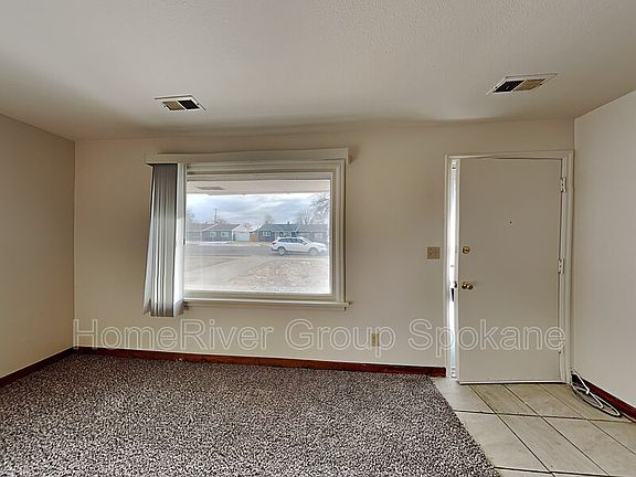 2nd image of 5118 W Hoffman Pl