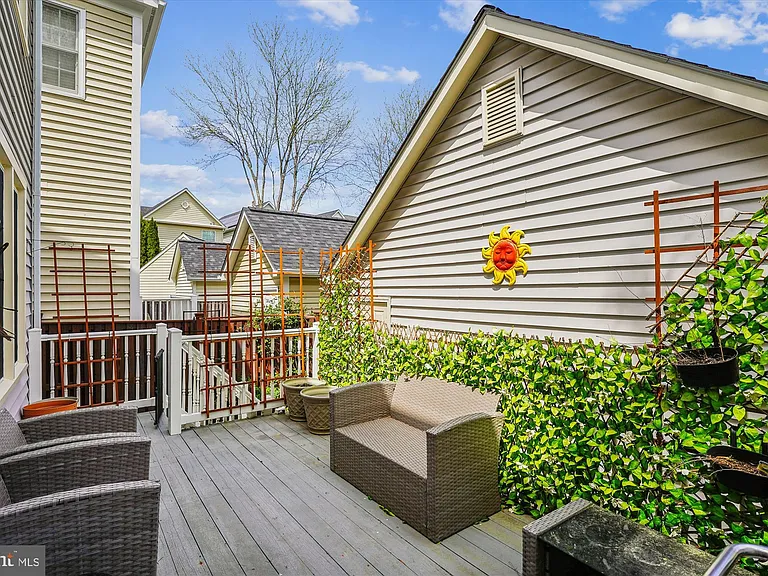 217 Highland Ridge Ave — Photo 3