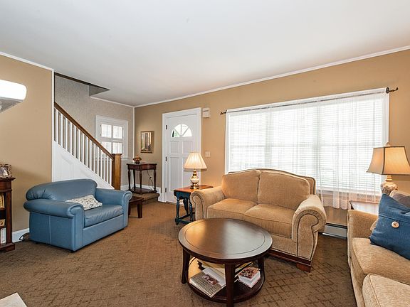 4th image of 150 Rocklyn Ave