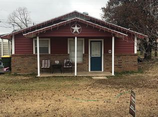 409 Elmwood St, Azle, TX 76020