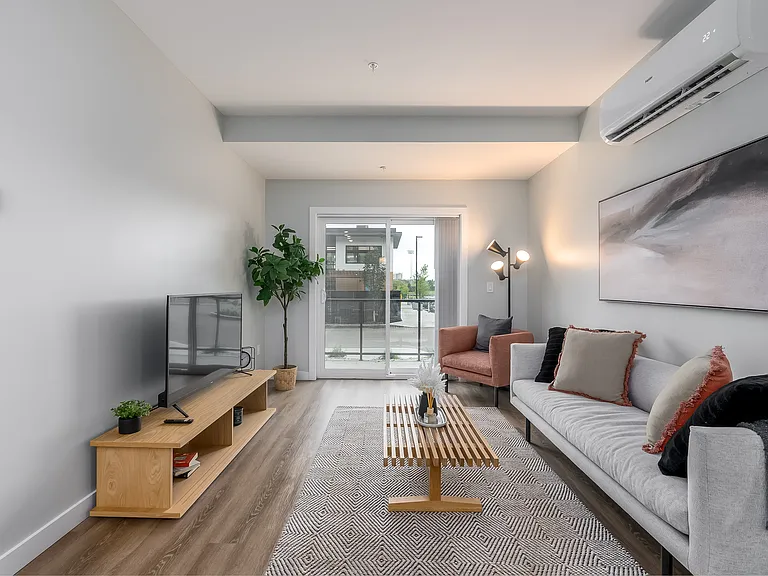 130 Ebony Blvd — Photo 19