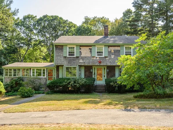 22 Old Meeting House Ln, Norwell, MA 02061