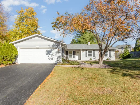 2476 Village Ct, Aurora, IL 60504