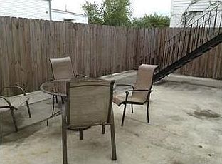 2nd image of 2106 1/2 Louisiana Ave