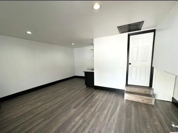 710 E 82nd St #2, Los Angeles, CA 90001