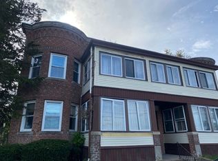 3 Parkview Ter, Holyoke, MA 01040