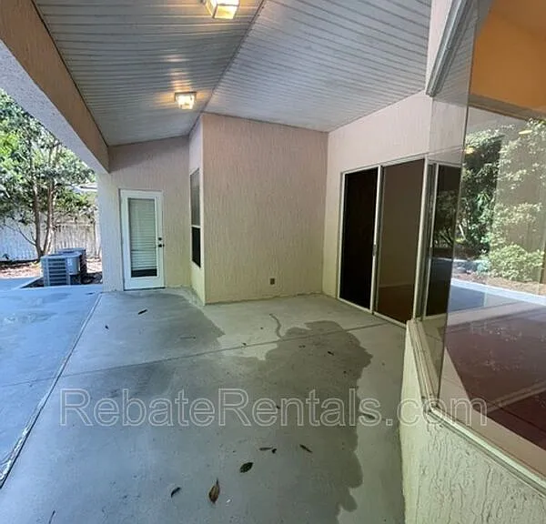8907 Hampton Landing Dr E — Photo 16