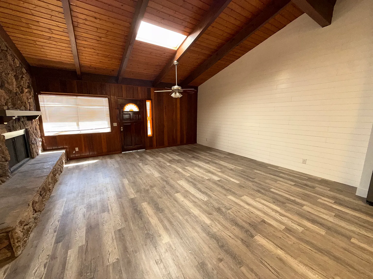 2 bed, 700 sqft, $1,800 — Photo 2