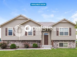 310 Golfview Dr, Pleasant Hill, MO 64080