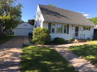 706 Lake View Dr, Wausau, WI 54403