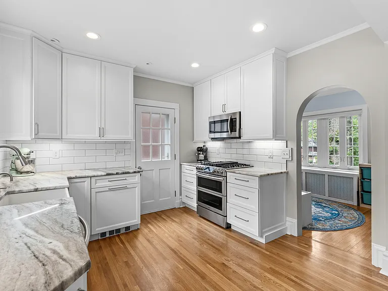 7487 Kingsbury Blvd — Photo 12