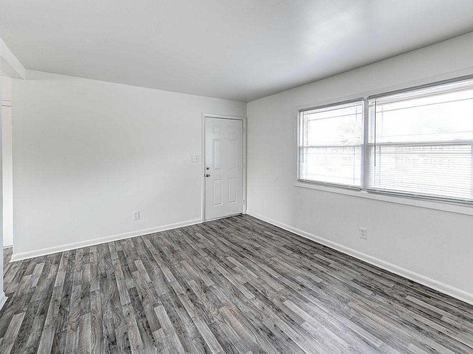 Summit Point Apartments