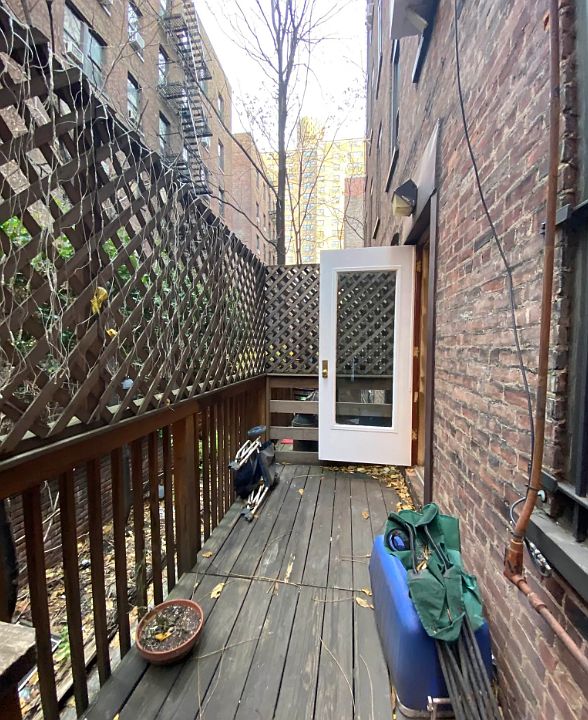 1st image of 203 E 27th St