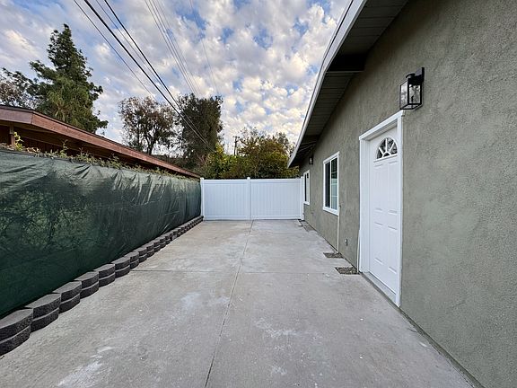 Enjoy a spacious PRIVATE patio area around 400 sq ft! Make this your own area just add outdoor patio furniture!