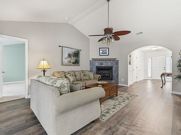 5th image of 3229 Fieldstone St.