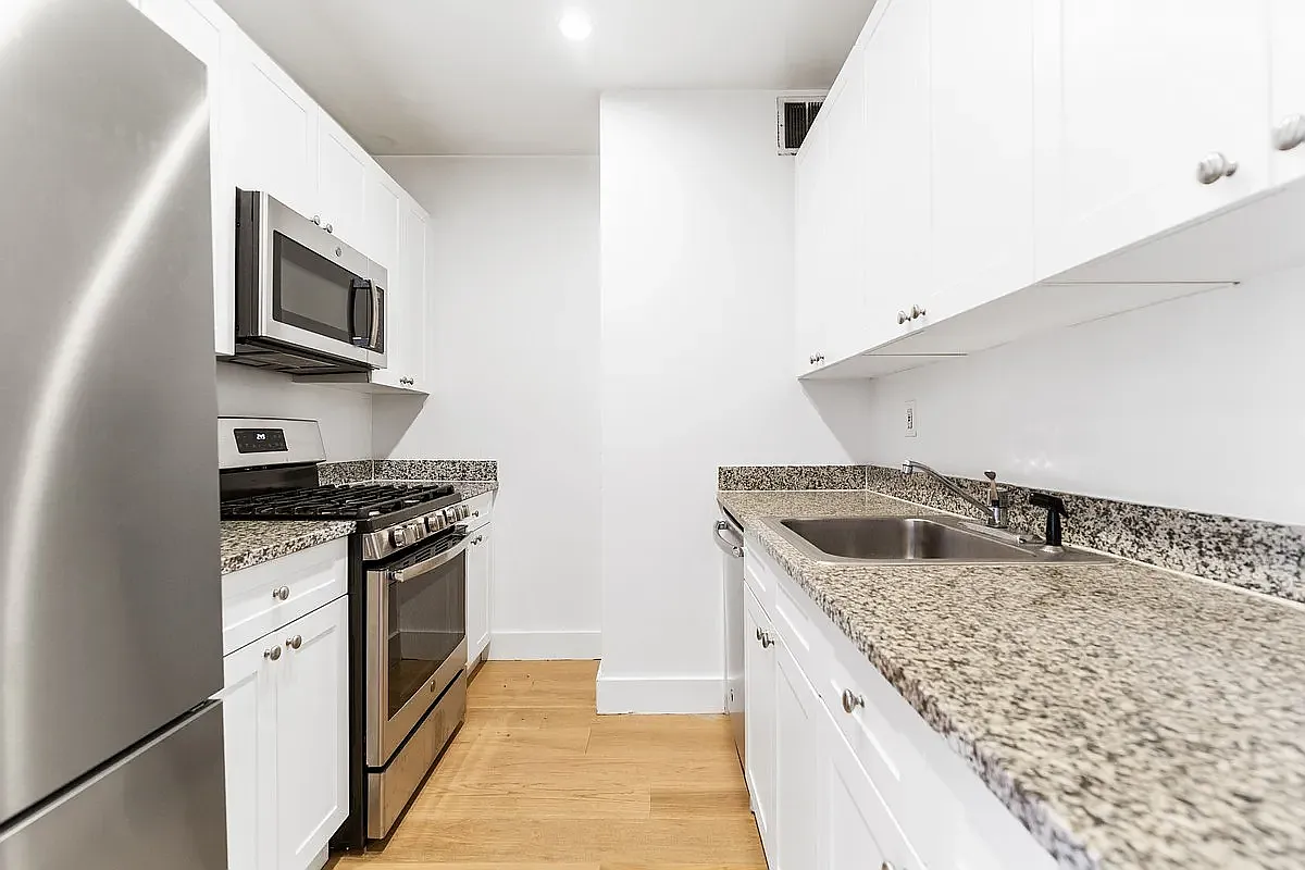 50 Murray Street — Photo 2