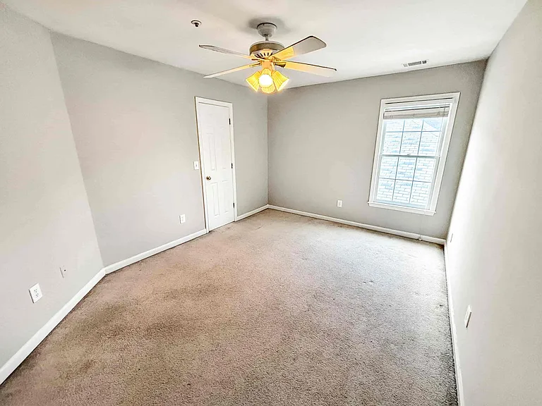 2092 Drogheda Ln — Photo 19