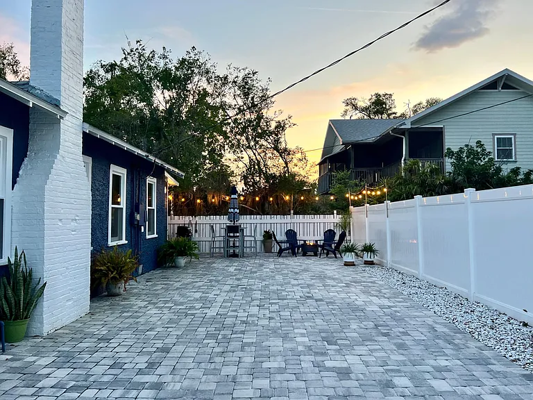 214 Alma Ct — Photo 4